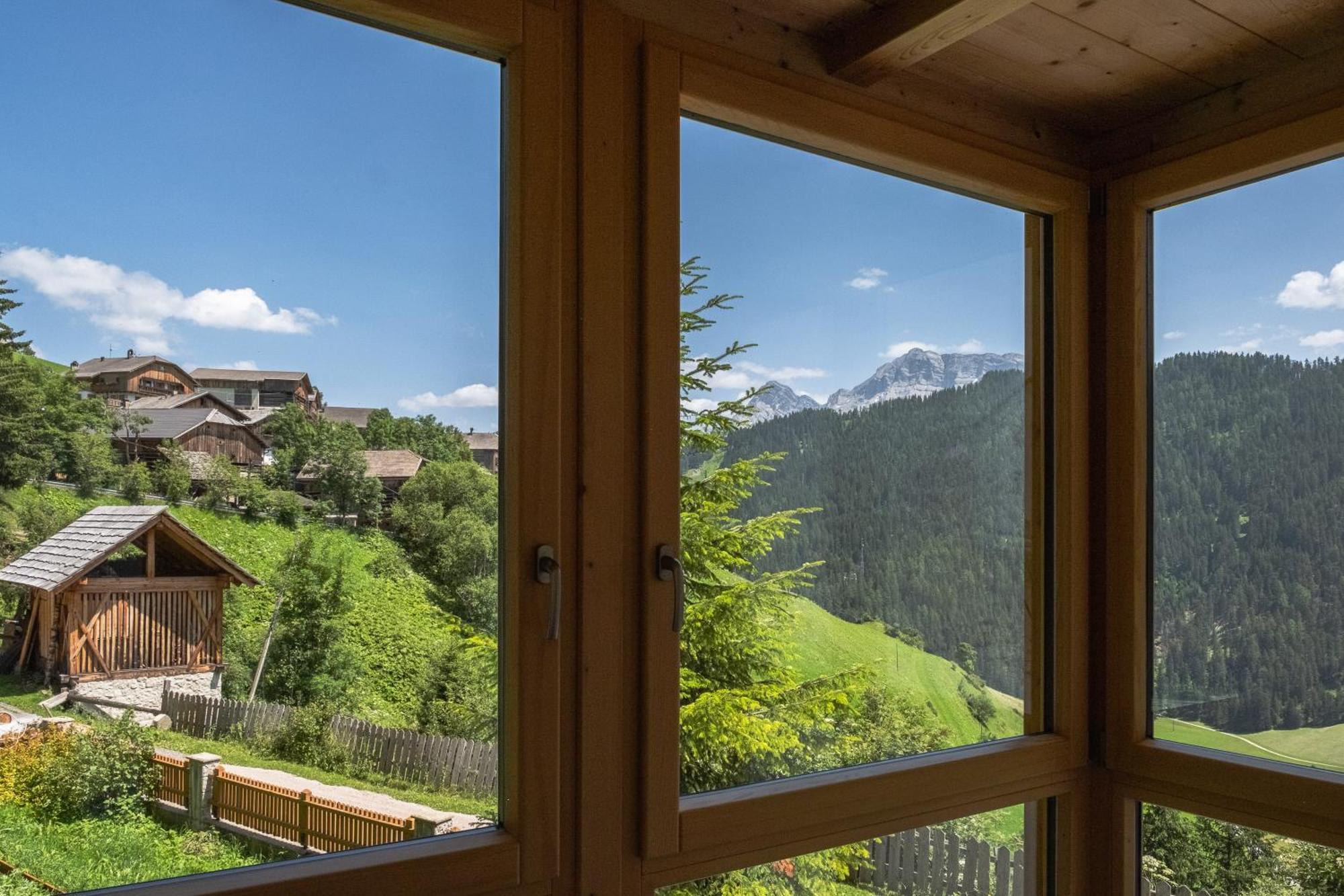 Ciasa Iachin - Dolomites Dream Retreat Lägenhet San Martino in Badia Exteriör bild